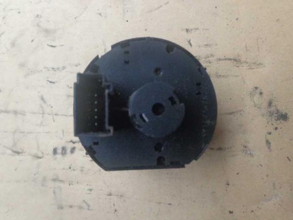 COMMODO VW ( PHARE UNIQUEMENT ) - Vue 3